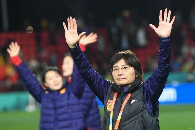 罗马诺写道：“埃尔马斯加盟莱比锡，herewego！